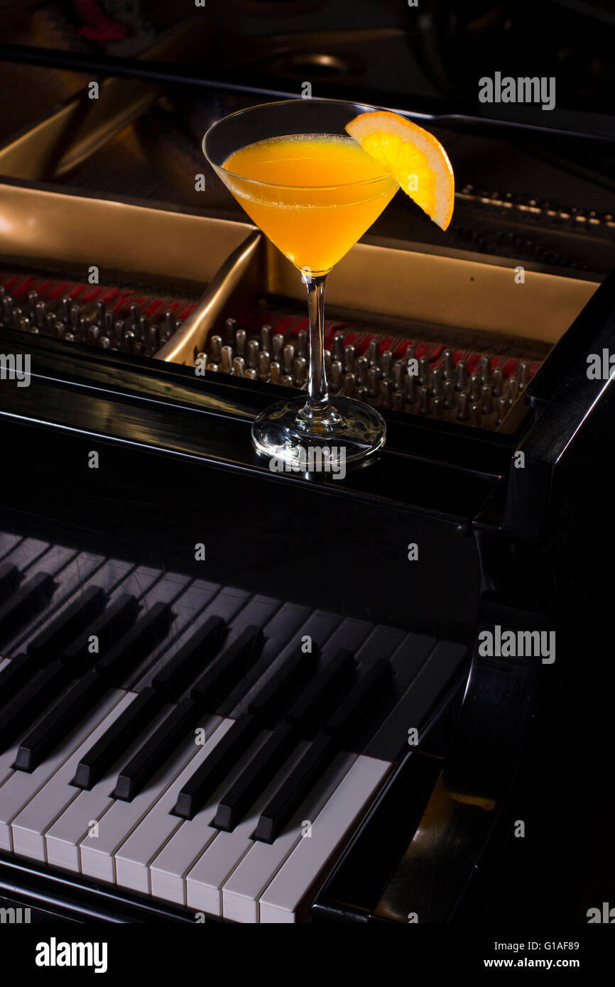 Piano Cocktail High Resolution Stock Photography and Images Alamy