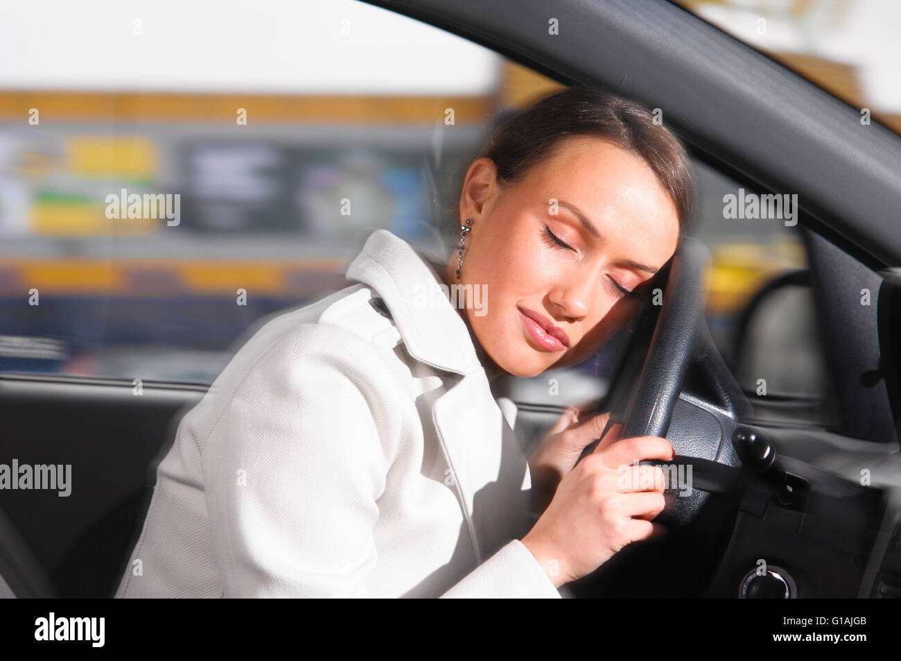 Sleeping in car hi-res stock photography and images - Alamy