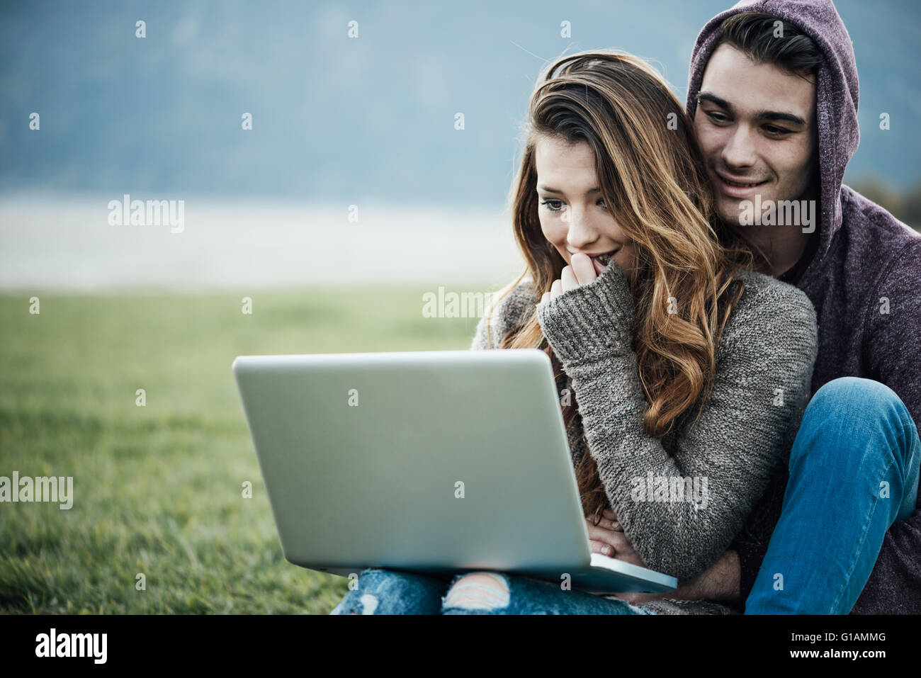 Teen couple love hi-res stock photography and images - Alamy