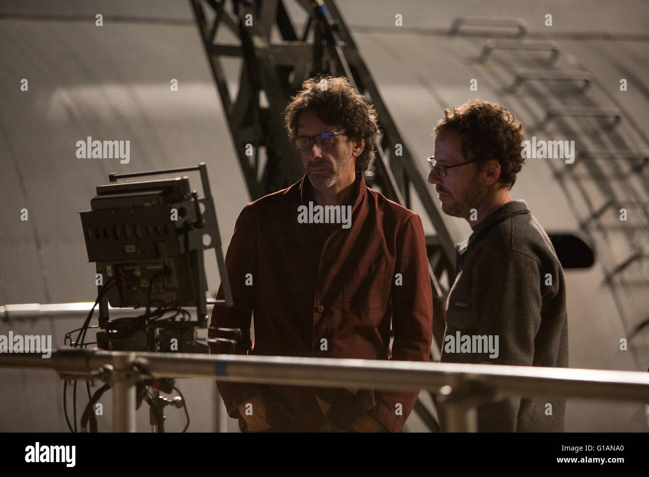 RELEASE DATE: February 5, 2016 TITLE: Hail, Caesar! STUDIO: Universal Pictures DIRECTOR: Ethan Coen, Joel Coen PLOT: A Hollywood fixer in the 1950s works to keep the studio's stars in line PICTURED: Ethan Coen, Joel Coen on set (Credit: c Universal Pictures/Entertainment Pictures/) Stock Photo