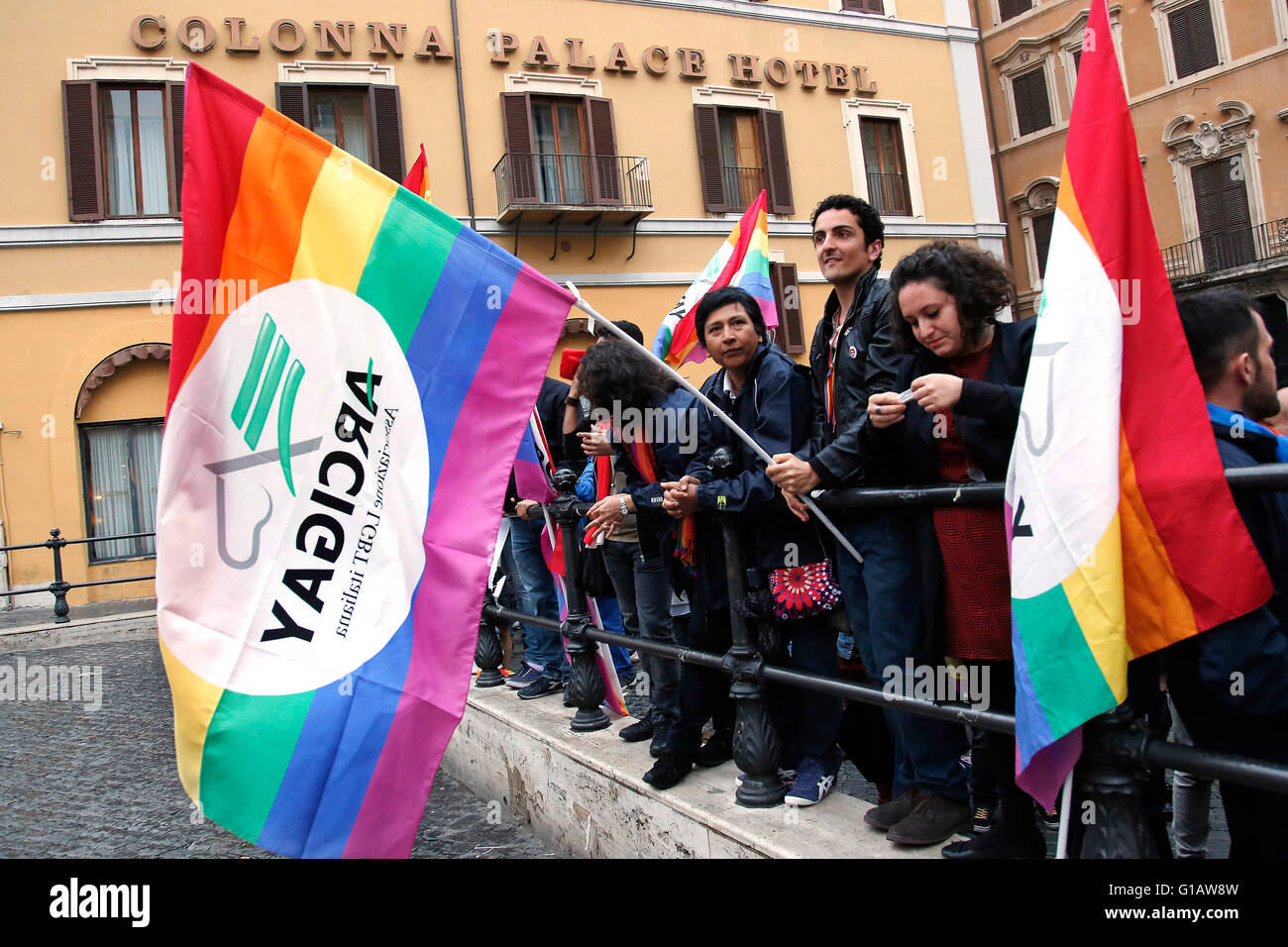 Rome, Italy. 11th May, 2016. Rome 11th May 2016. Demonstration for Civil Rights while at the Lower Chamber takes place the final vote for the Civil Unions.  Credit:  Insidefoto/Alamy Live News Stock Photo