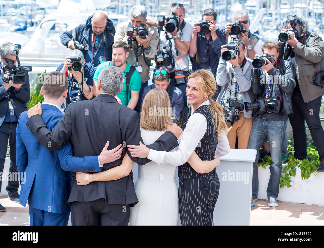 Cannes, France. 12th May, 2016. Jack O'connell, George Clooney, Jo Foster, Julia Roberts Director And Actors Money Monster, Photocall. 69 Th Cannes Film Festival Cannes, France 12 May 2016 Diw88836 Credit:  Allstar Picture Library/Alamy Live News Stock Photo