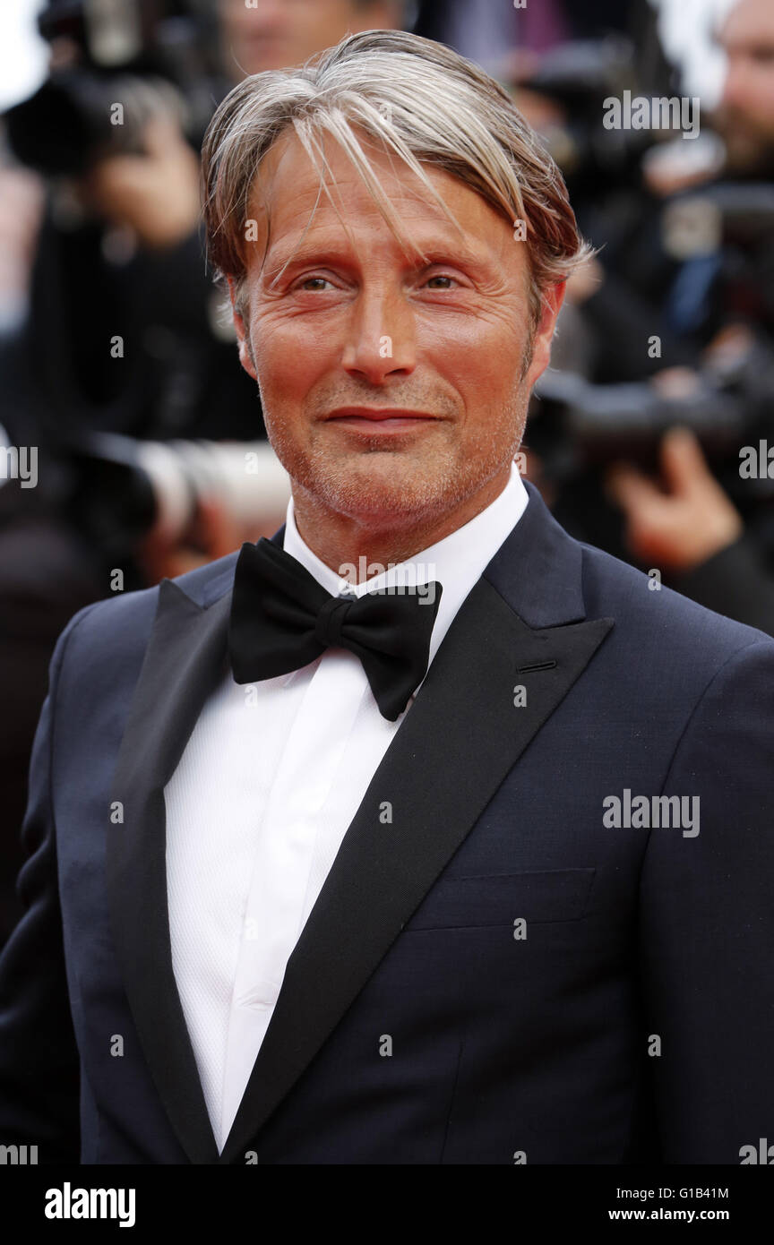 Mads Mikkelsen attending the 'Cafe Society' premiere and the Opening Night Gala during the 69th Cannes Film Festival at the Palais des Festivals in Cannes on May 11, 2016 | Verwendung weltweit Stock Photo