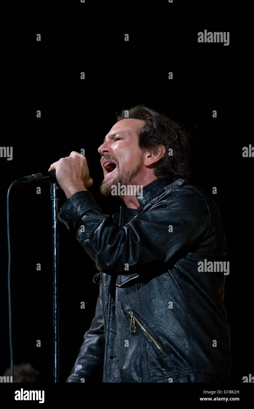 Eddie Vedder, lead singer of Pearl Jam performing at the Air Canada Centre, Toronto Stock Photo