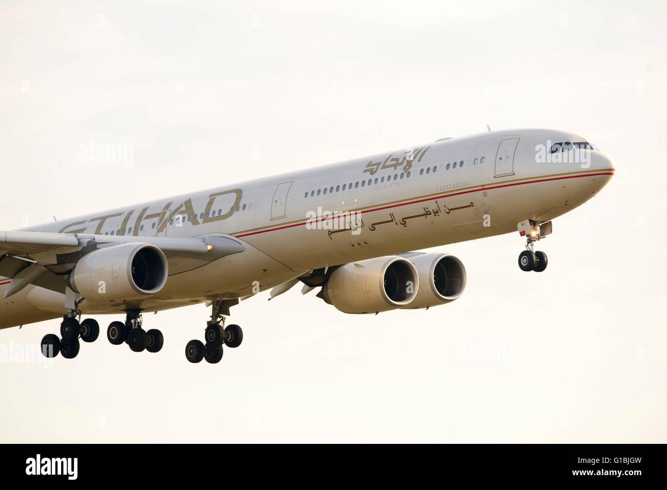 France, Val d'Oise, Roissy en France, Charles-de-Gaulle airport, Etihad Airbus A340 at final approach at Parisian Airport Charles-de-Gaulle, LFPG Stock Photo