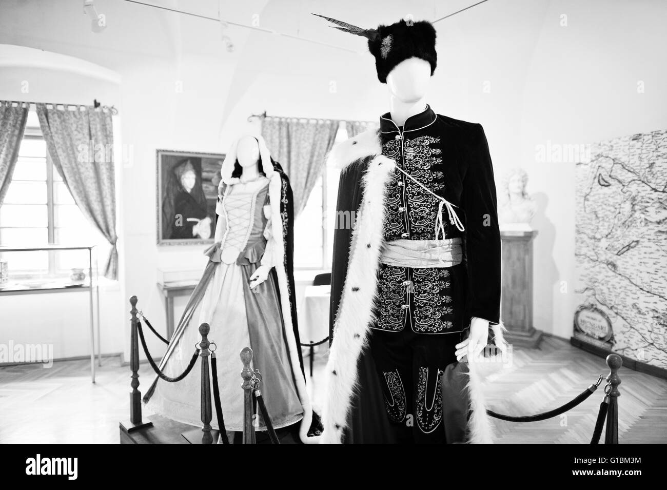 Royal mannequin dress hi-res stock photography and images - Alamy