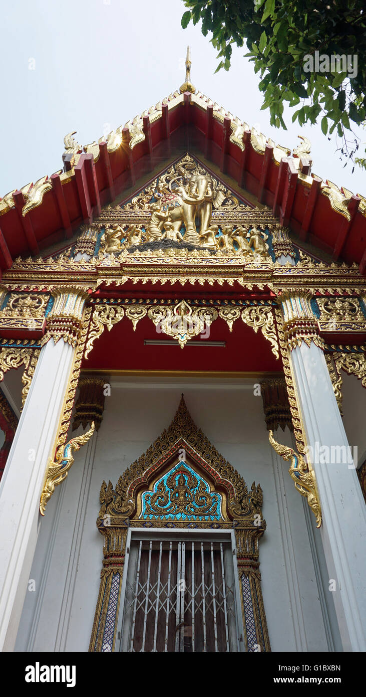 traditional thai temple in bagkok Stock Photo - Alamy