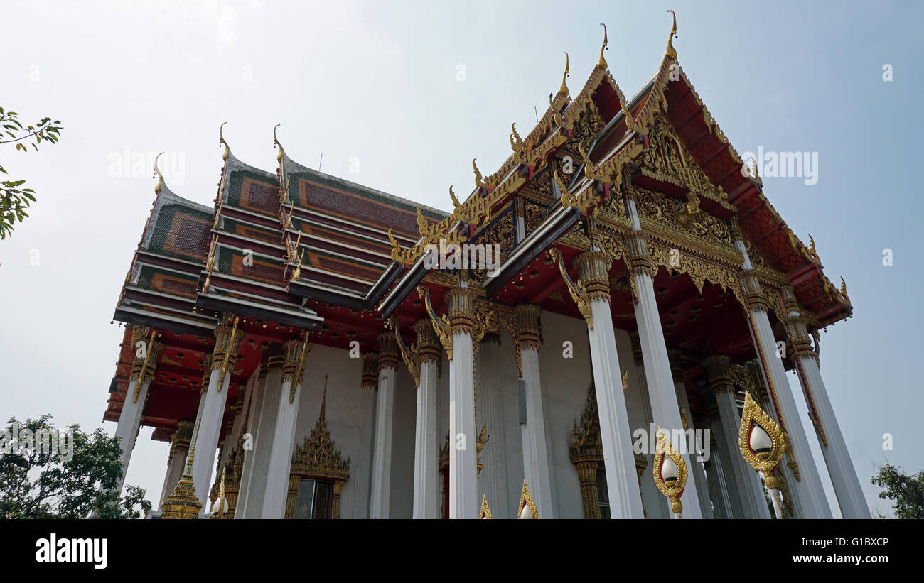 traditional thai temple in bagkok Stock Photo - Alamy