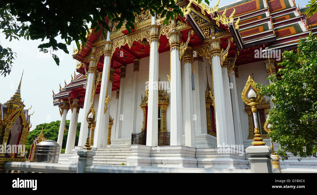 traditional thai temple in bagkok Stock Photo - Alamy