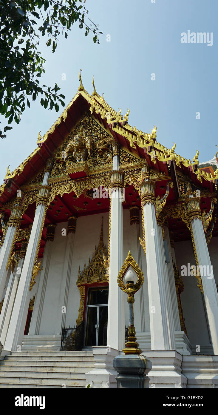 traditional thai temple in bagkok Stock Photo - Alamy