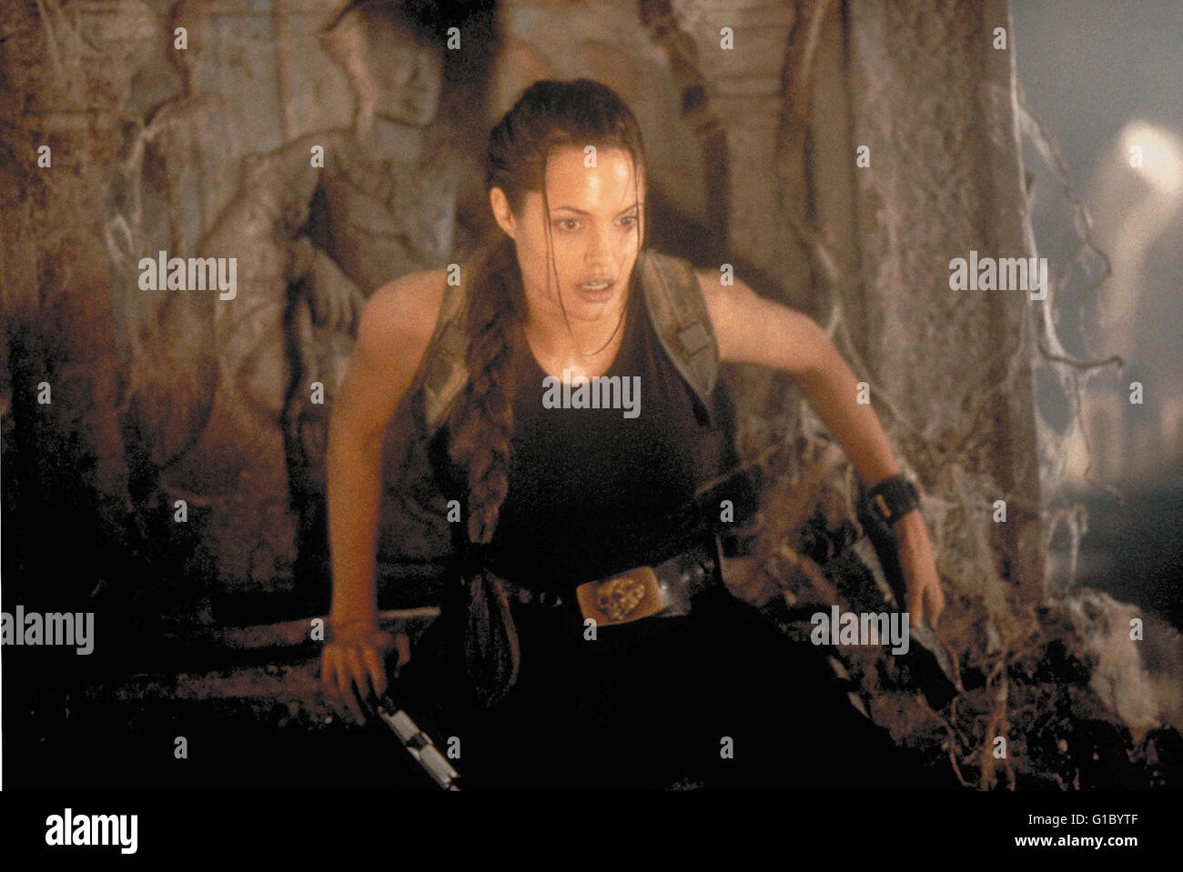 Tomb Raider Angelina Jolie © 2001 Paramount Stock Photo - Alamy