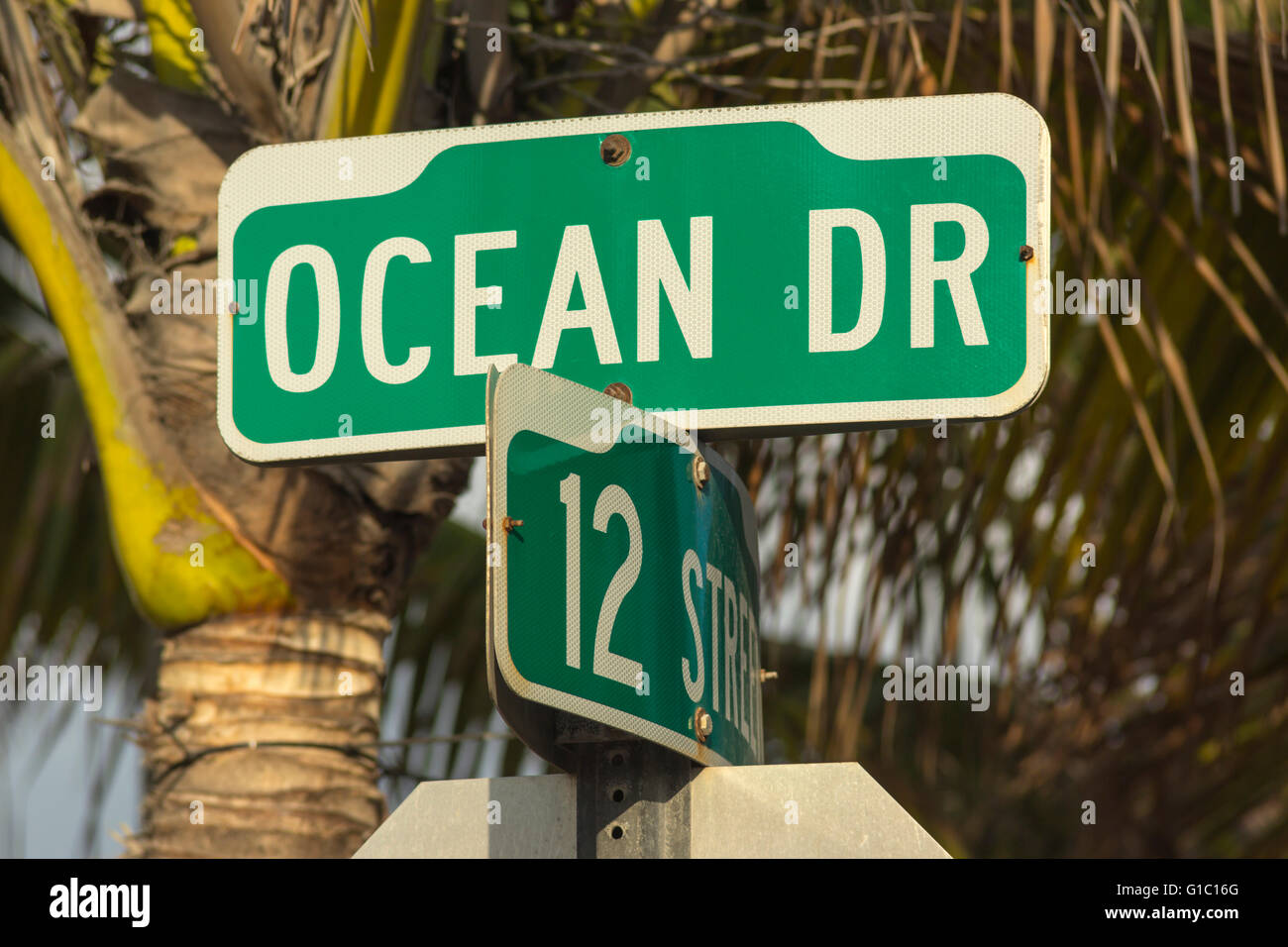 STREET SIGN OCEAN DRIVE SOUTH BEACH MIAMI BEACH FLORIDA USA Stock Photo ...