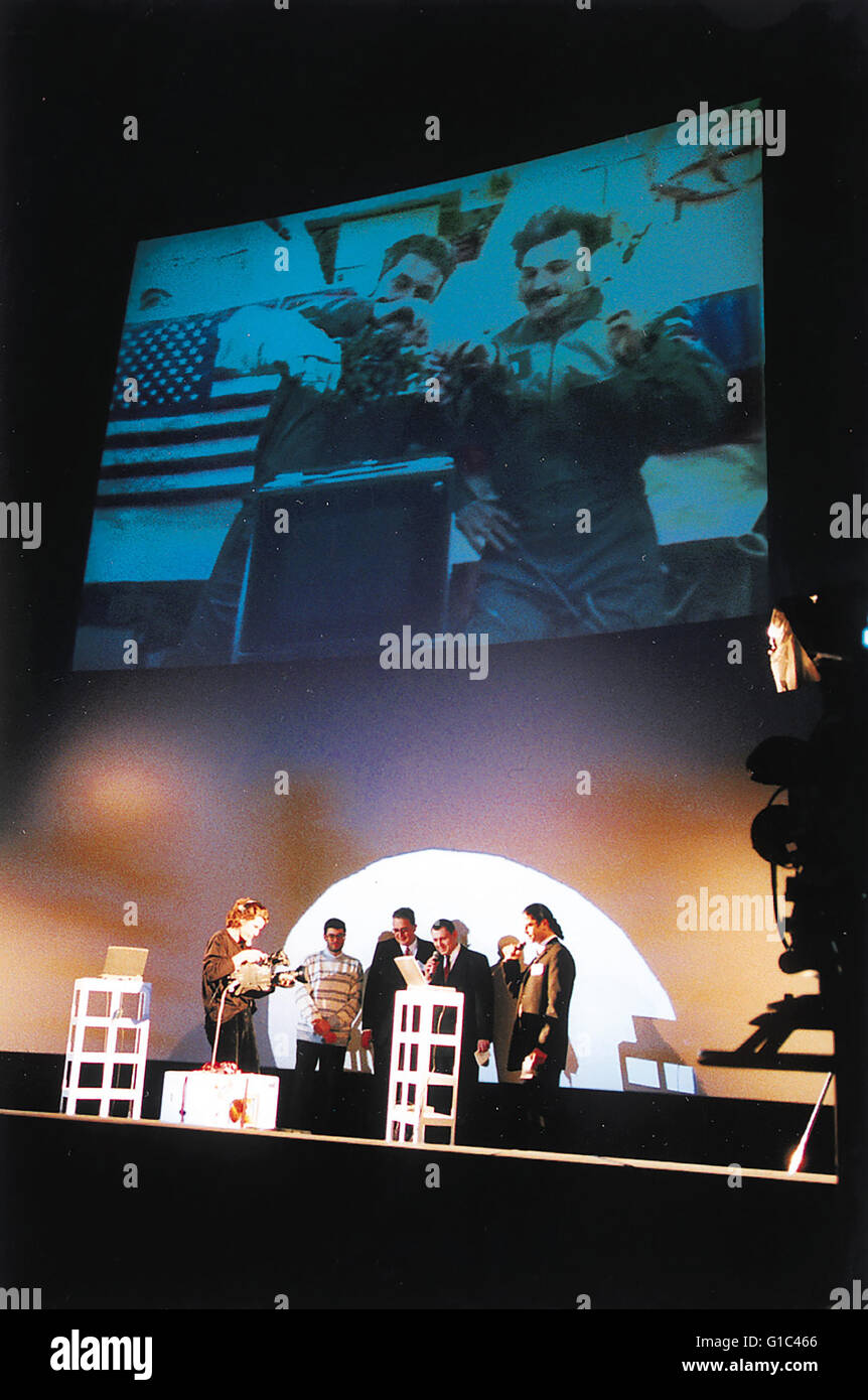 Star Trek Der erste Kontakt (Premiere),Die MIRBesatzung ist in Köln