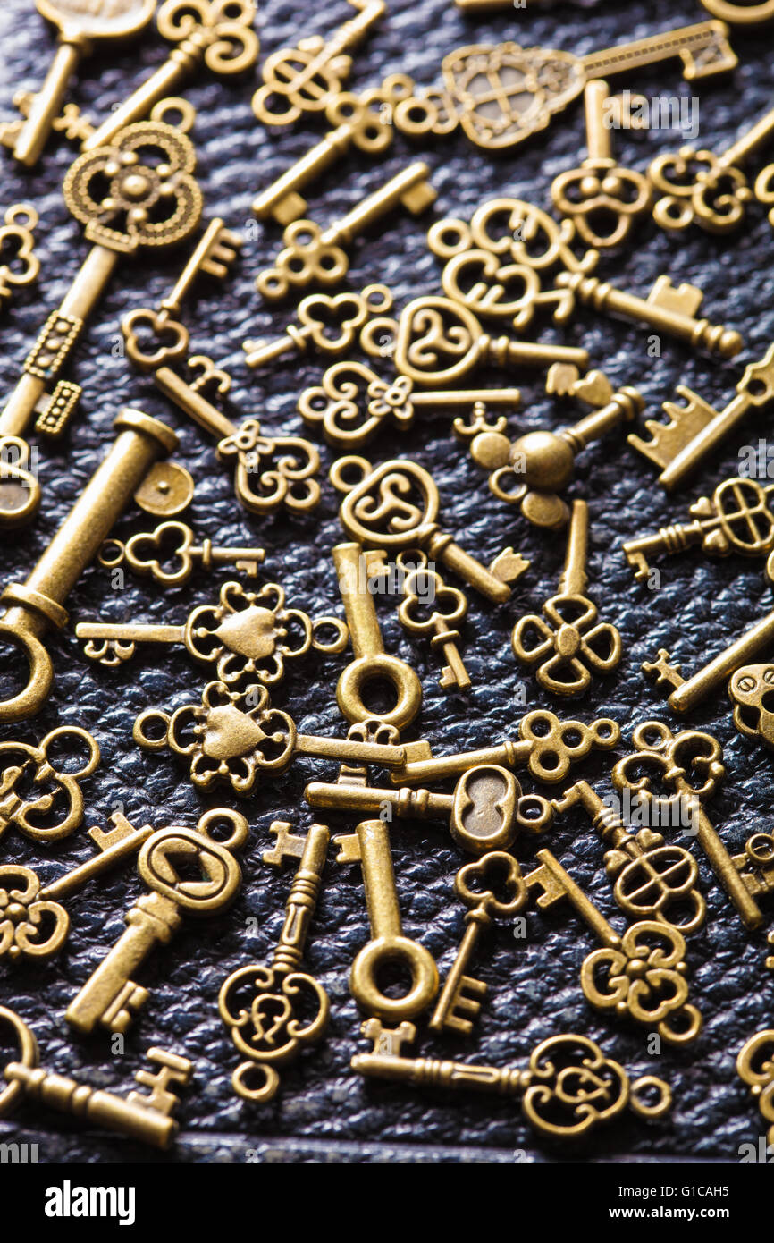 Vintage metal keys hires stock photography and images Alamy