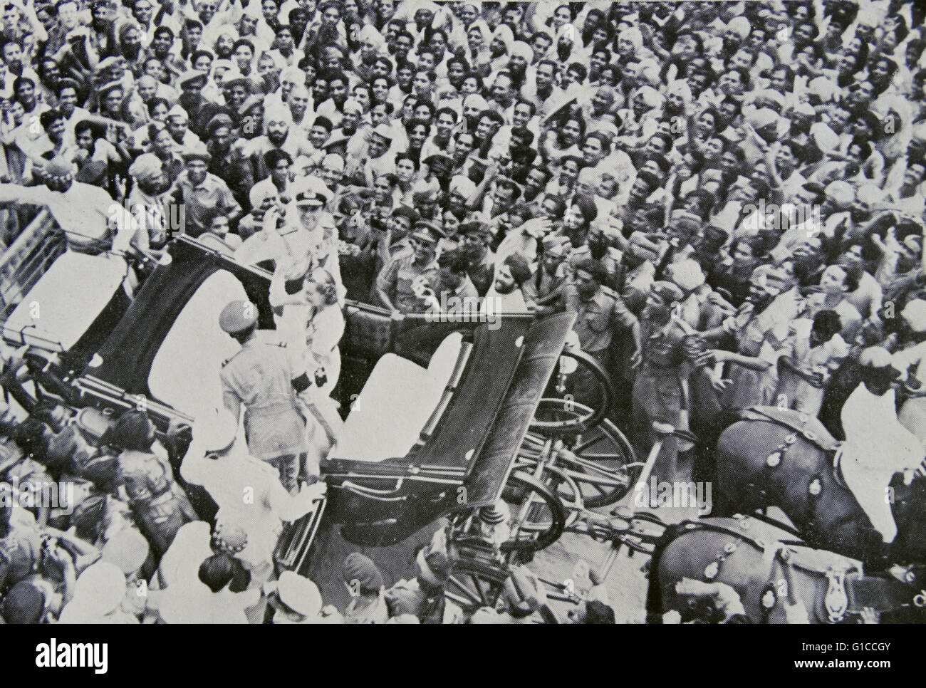 Viceroy of India, lord Mountbatten with lady Mountbatten return to India after attending Pakistan's independence 1947 Stock Photo