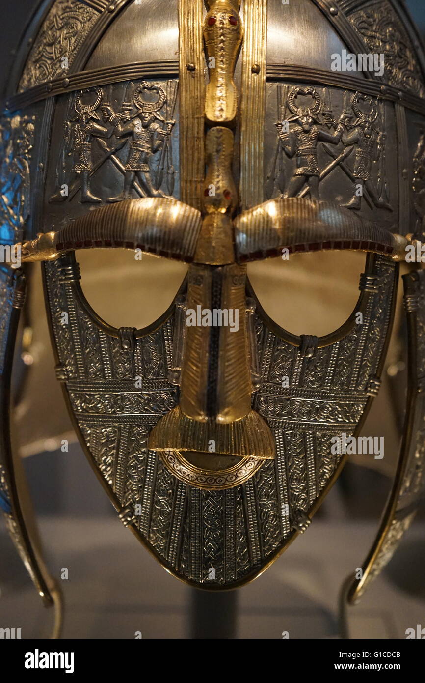 Reconstructed Sutton Hoo Helmet, which was part of the Staffordshire Hoard  is the largest hoard of Anglo-Saxon gold and silver metalwork. Dated 5th  Century Stock Photo - Alamy