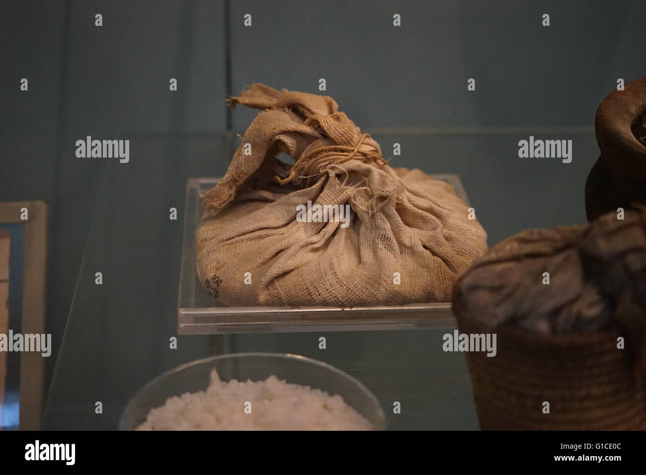 Embalmers' salt egypt hires stock photography and images Alamy