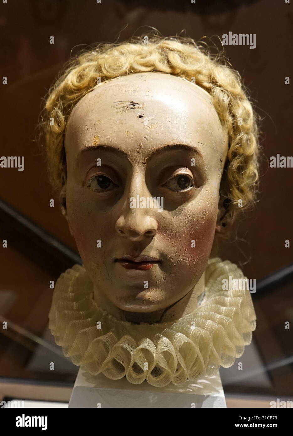 Wooden head of Queen Elizabeth I of England (1533-1603) the fifth and last monarch of the Tudor dynasty. Dated 17th Century