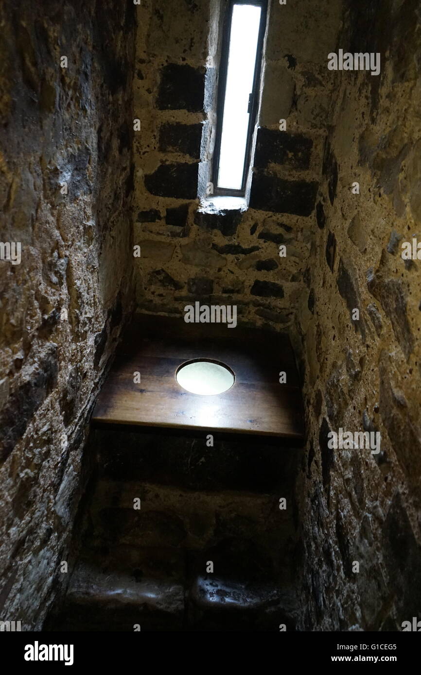 Norman Garderobe Toilet. The original Norman toilet was used in the great  chamber of the White Tower in the Tower of London. Dated 14th Century Stock  Photo - Alamy