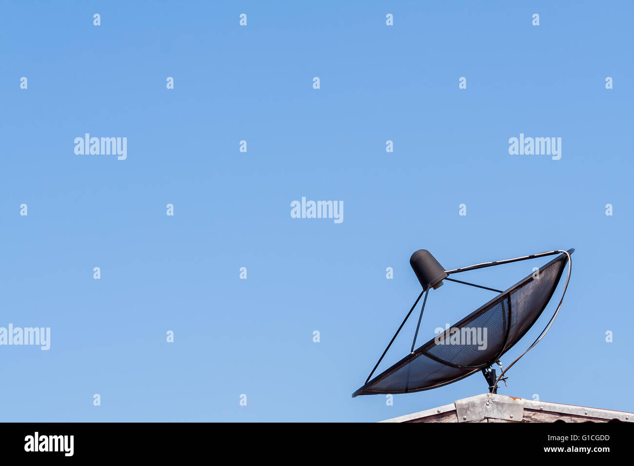 Military communication dish hi-res stock photography and images - Alamy