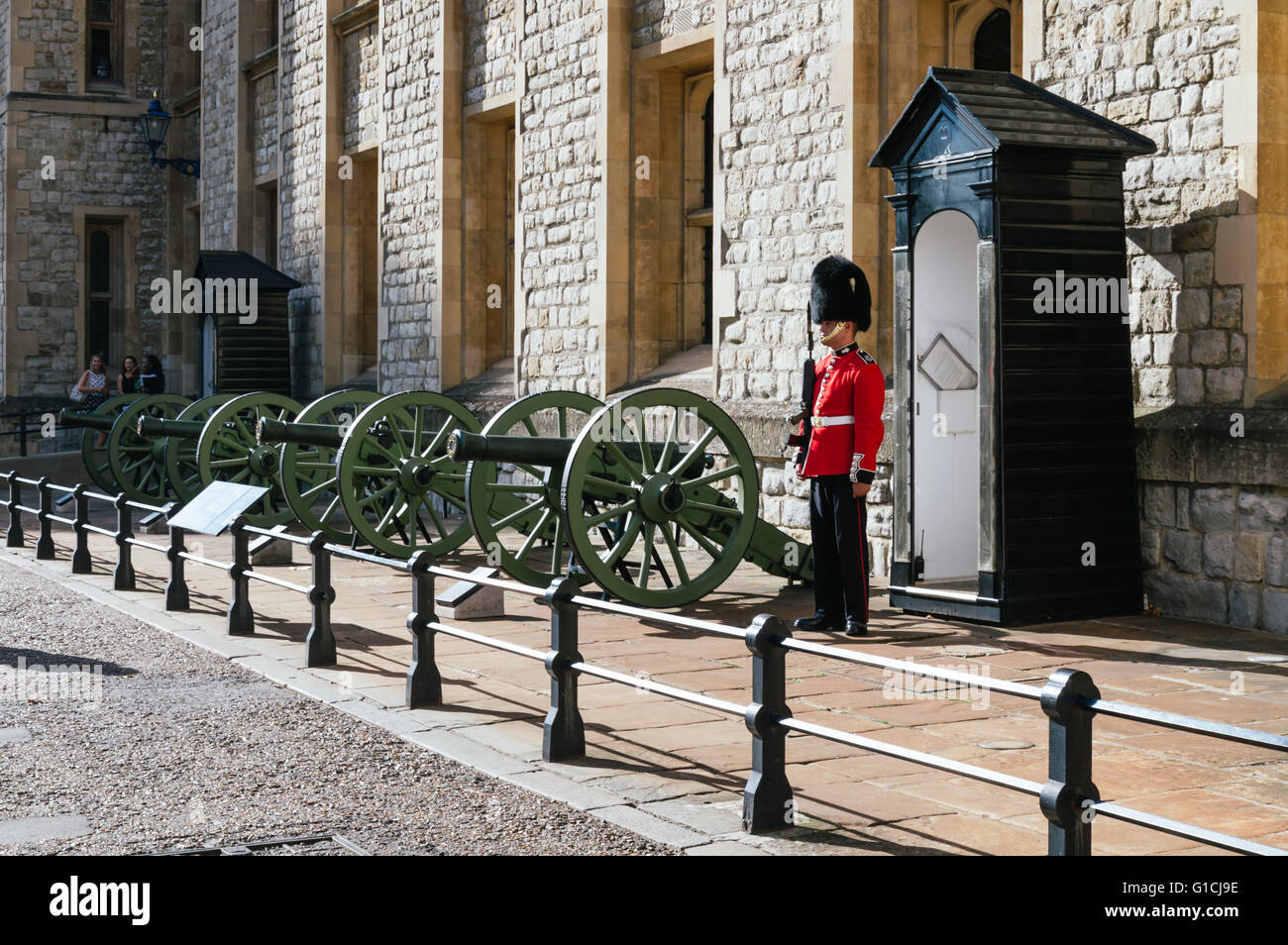 Royal Guard Beefeater Buckingham Palace Stock Photos & Royal Guard