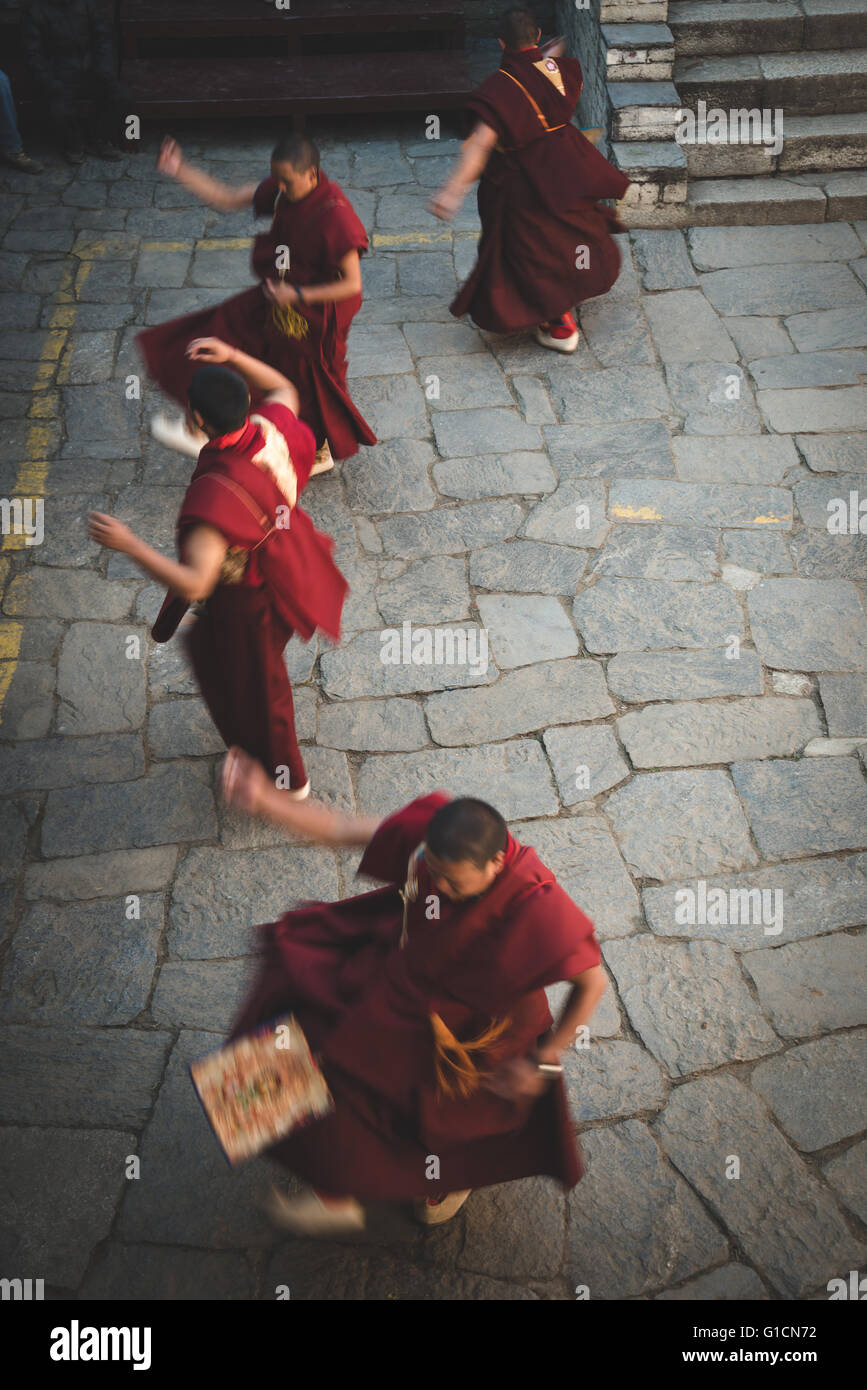 Monk Rimdo Monks celebrating the Mani Rimdu festival at Tengboche monastery in ...