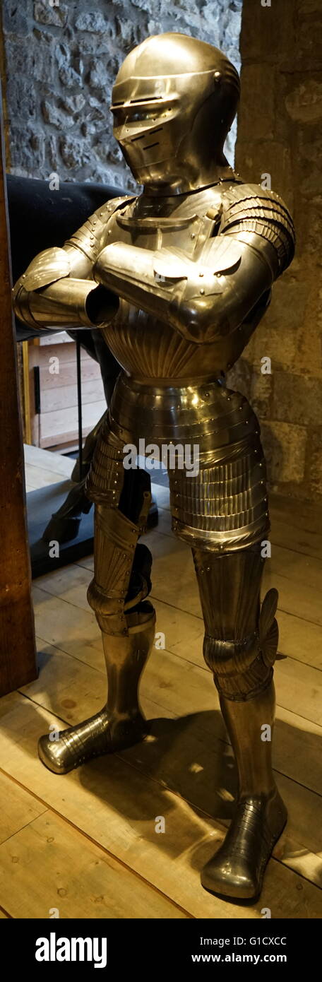 Maximilian plate armour hi-res stock photography and images - Alamy