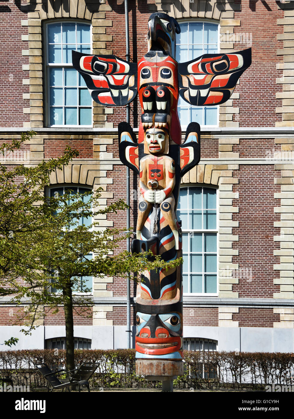 Totem pole made by Rande Cook.a Kwakwaka´wakw artist from Canada Stock  Photo - Alamy, cooking totem 