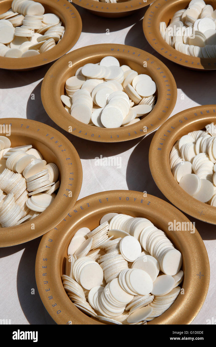 Communion wafer hires stock photography and images Alamy
