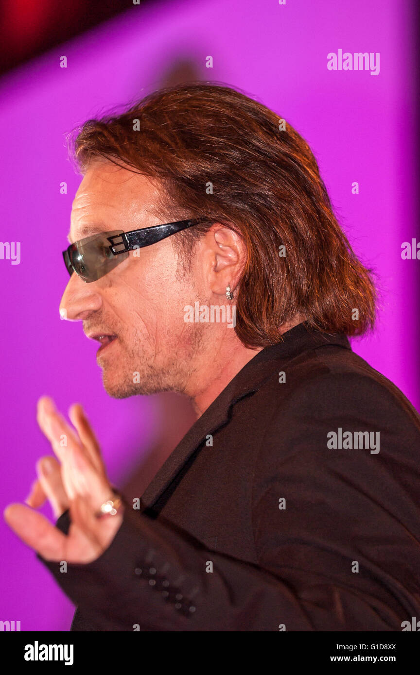 U2 singer Bono addressing the 2004 Labour Party Conference in Brighton. Stock Photo