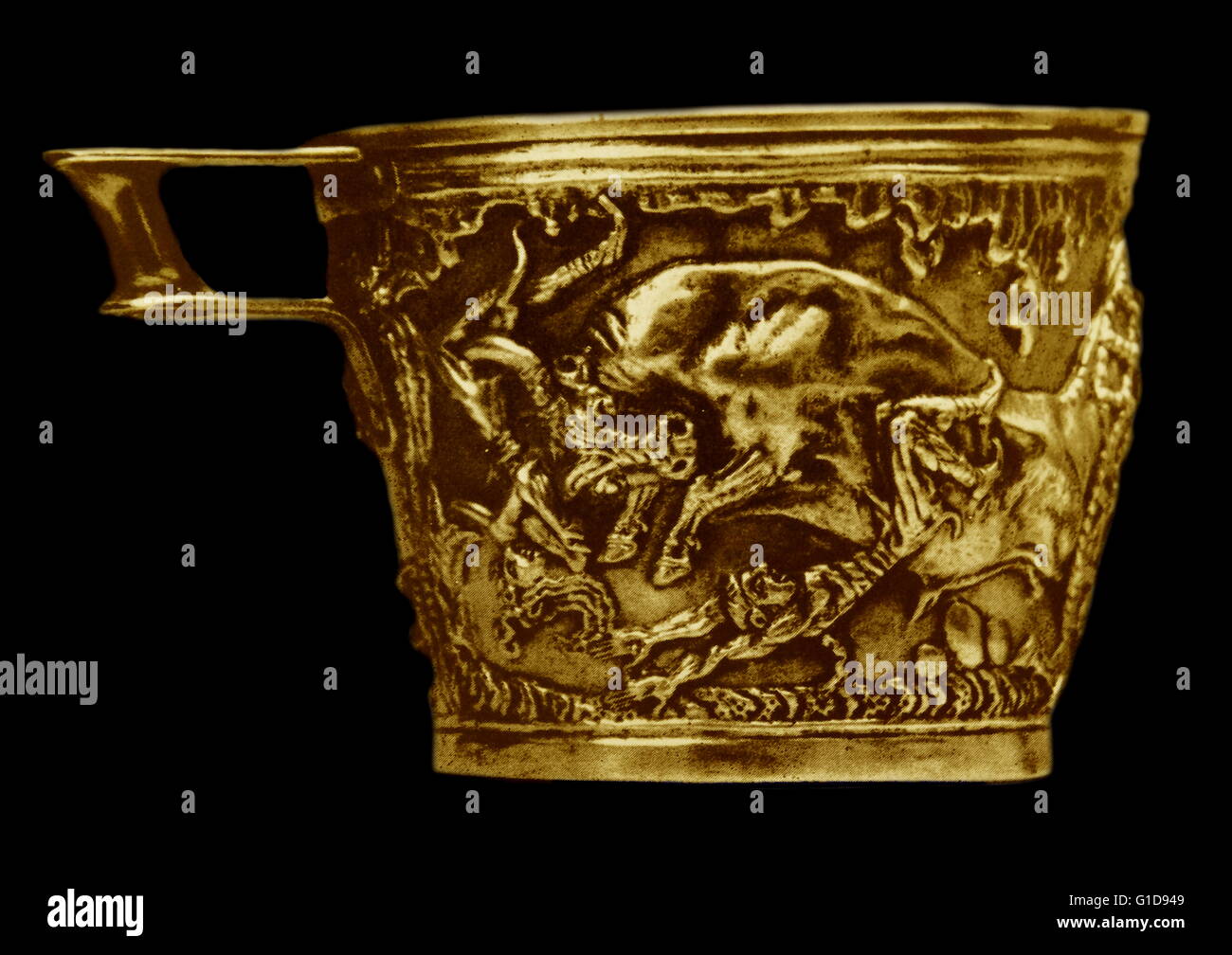 Mycenaean Vapheio cup, Late Bronze Age, First half of 15th c. B.C. Crete-Mycenaean metalwork, found together with other precious objects in the Vapheio tholos tomb. One-handled cup with flaring straight sides. decoration depicting bulls covers the entire surface Stock Photo