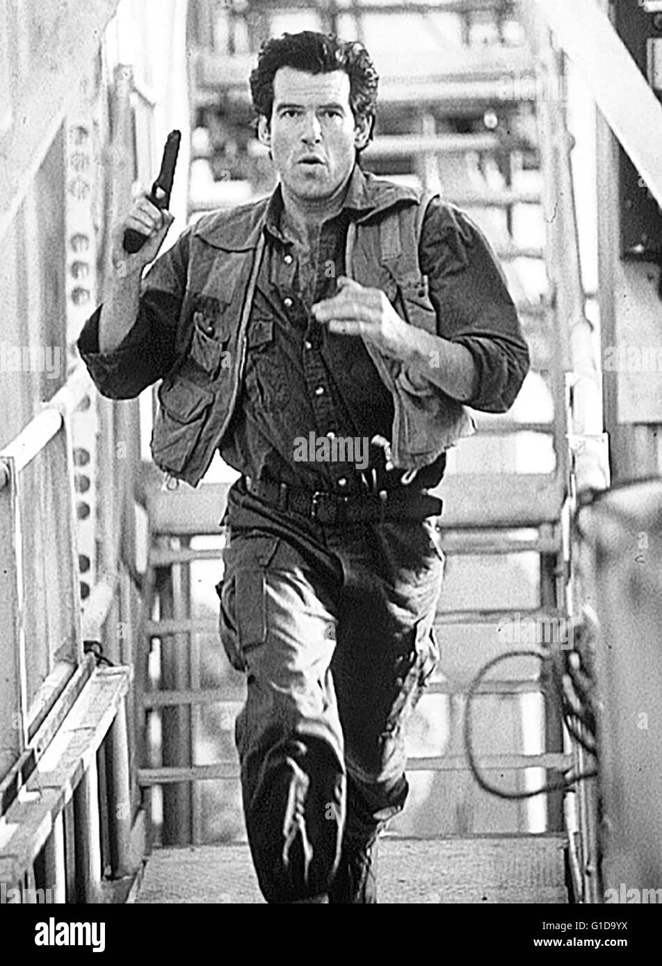 Pierce Brosnan James Bond: Goldeneye High Resolution Stock Photography ...