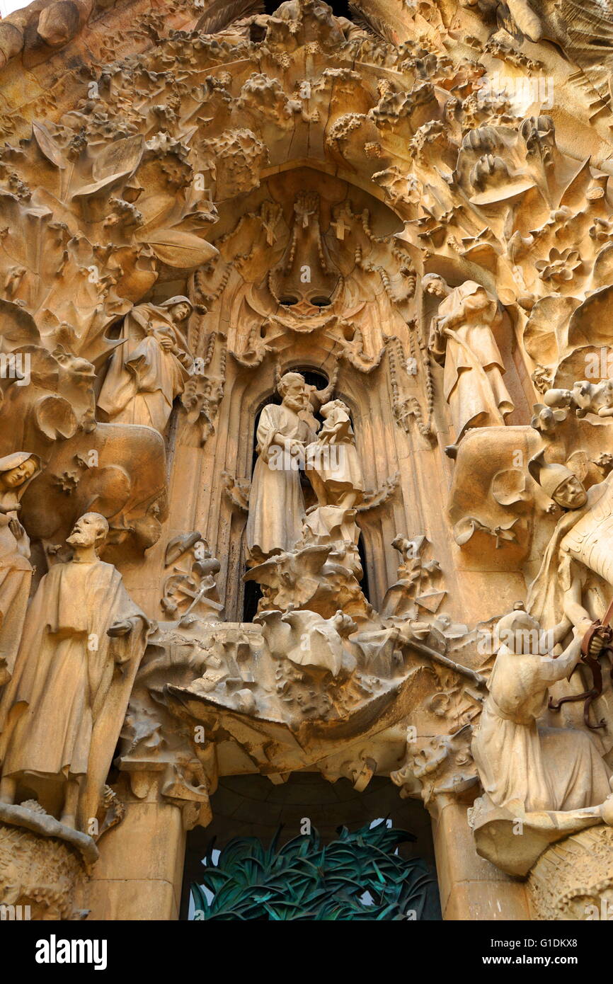 Details of the exterior of the Basílica i Temple Expiatori de la Sagrada Família, a Roman Catholic church in Barcelona, designed by Spanish architect Antoni Gaudí (1852–1926). Dated 21st Century Stock Photo
