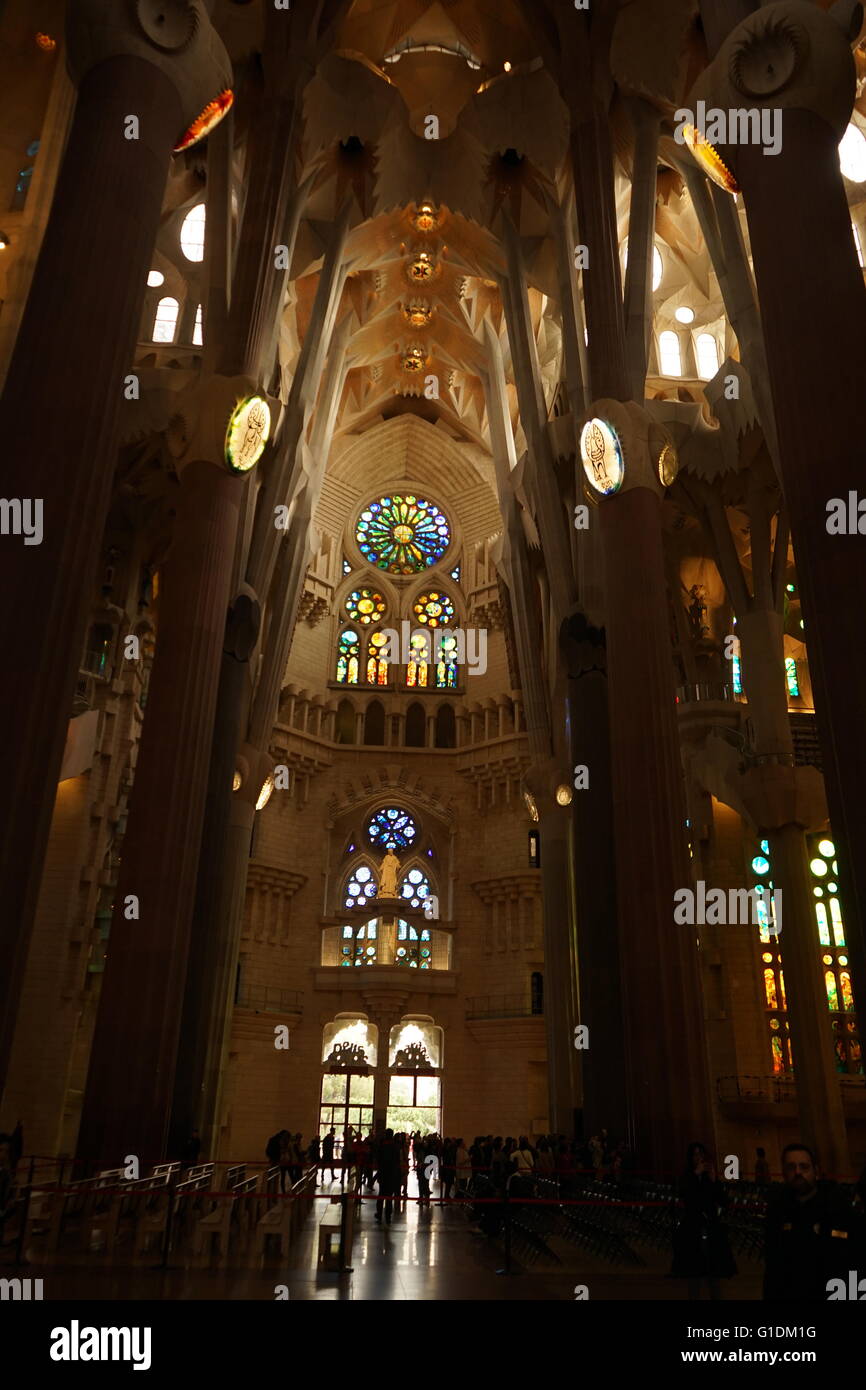 Details of the interior of the Basílica I Temple Expiatory de la Sagrada Família, a Roman Catholic church in Barcelona, designed by Spanish architect Antoni Gaudí (1852–1926). Dated 21st Century Stock Photo
