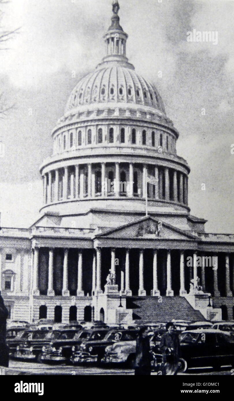 Photographic print of the exterior of the United States Capitol, the seat of the United States Congress, the legislative branch of the U.S. federal government. Dated 20th Century Stock Photo
