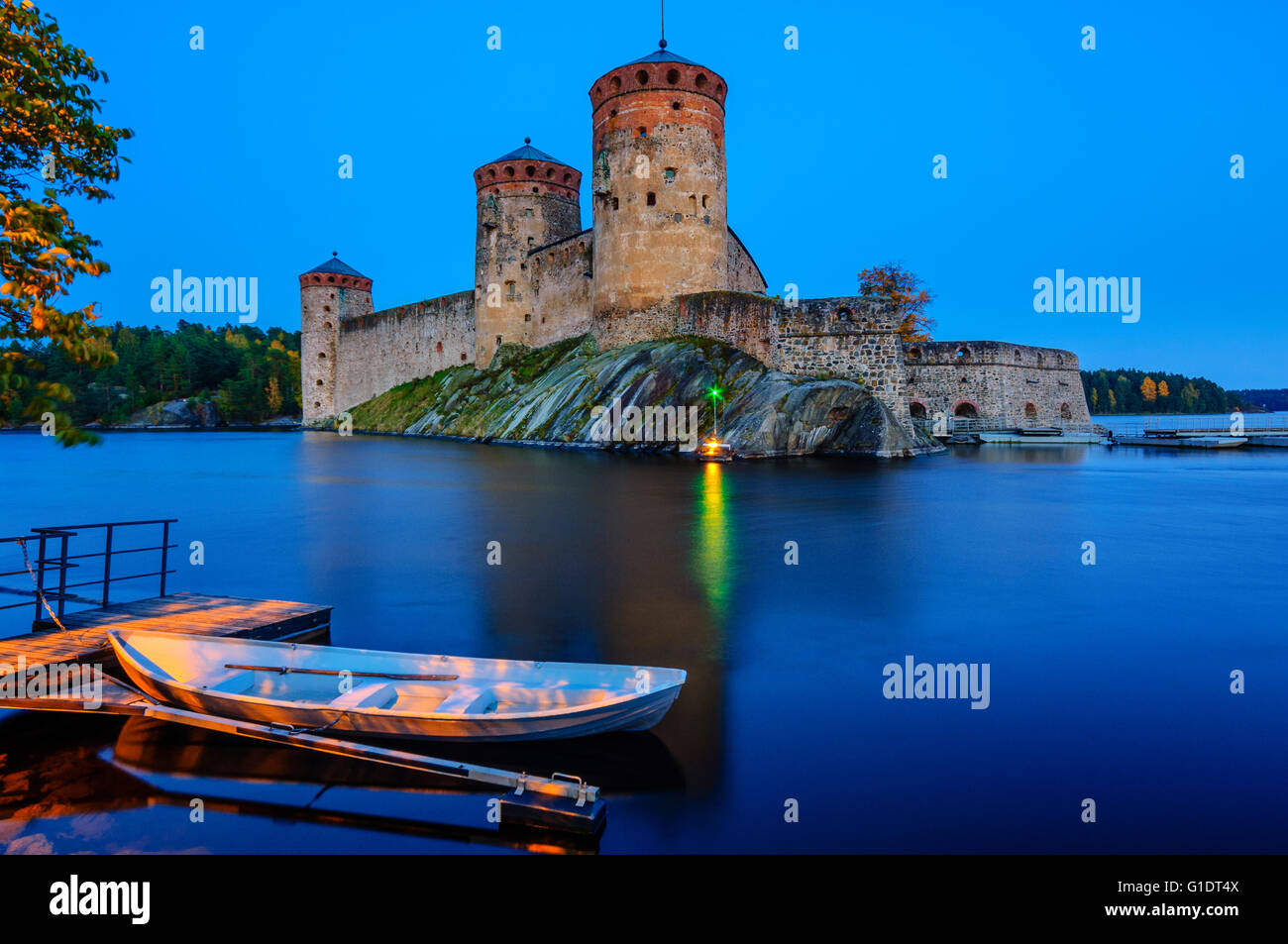 evening-view-of-olavinlinna-castle-at-savonlinna-on-lake-saimaa