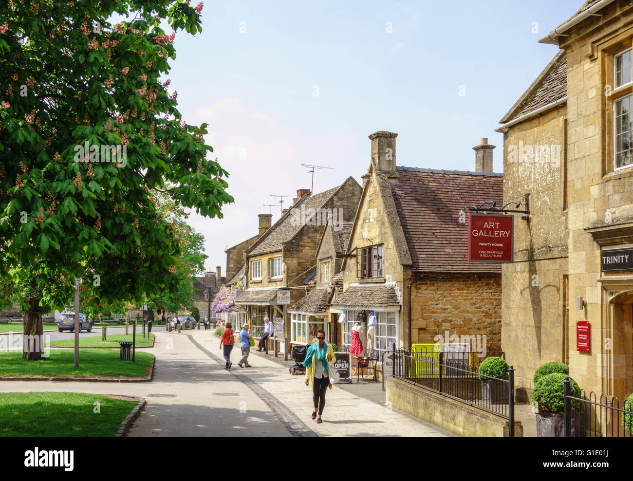Broadway cotswolds hi-res stock photography and images - Alamy