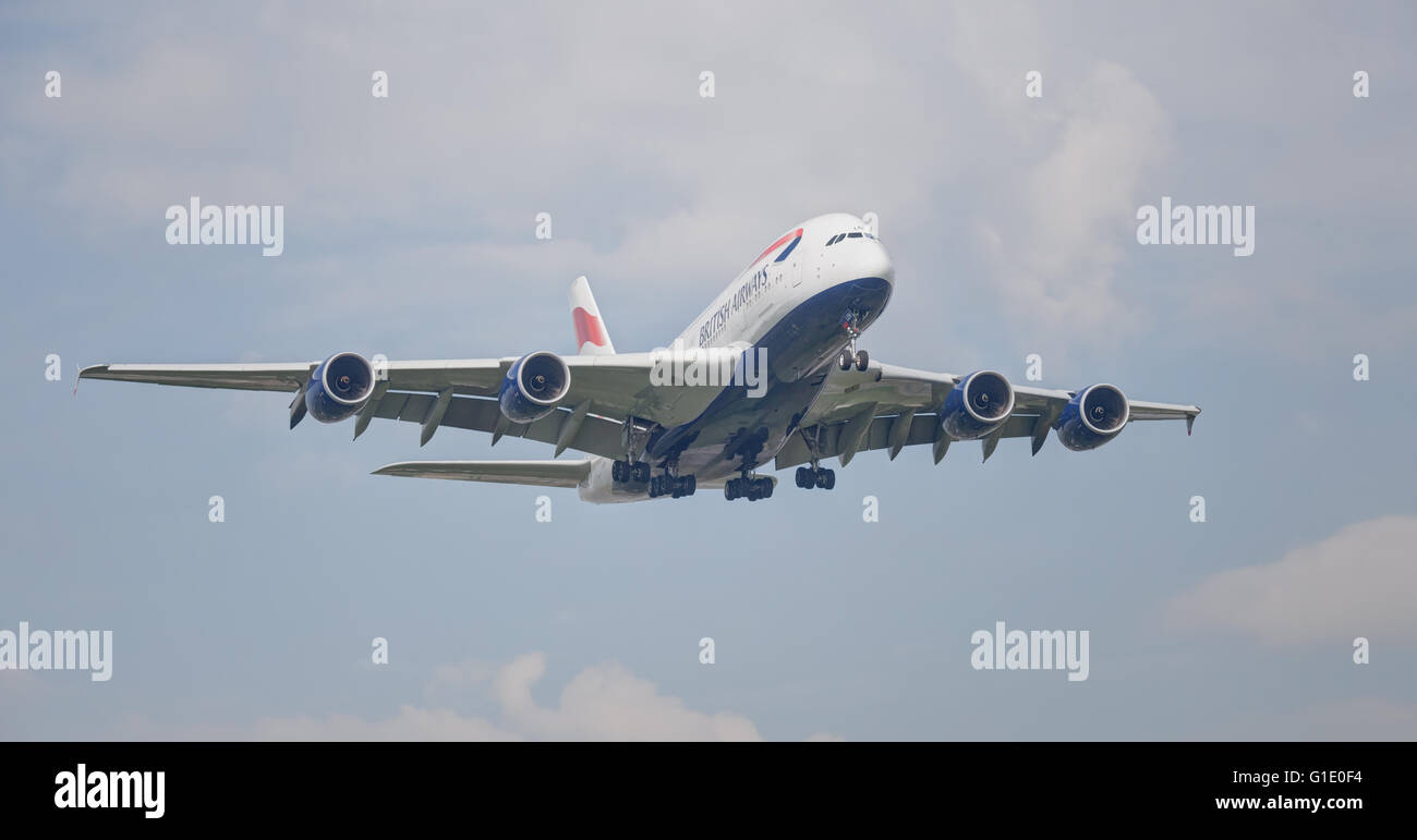 British Airways Airbus a380 Super Jumbo GXLEH coming into land at