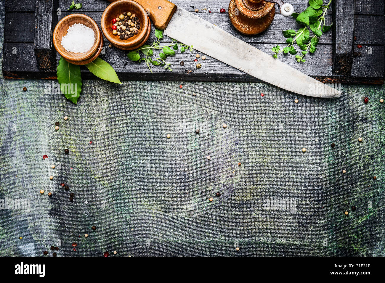 Cooking set with Kitchen knife with table spices, salt and pepper mills ...