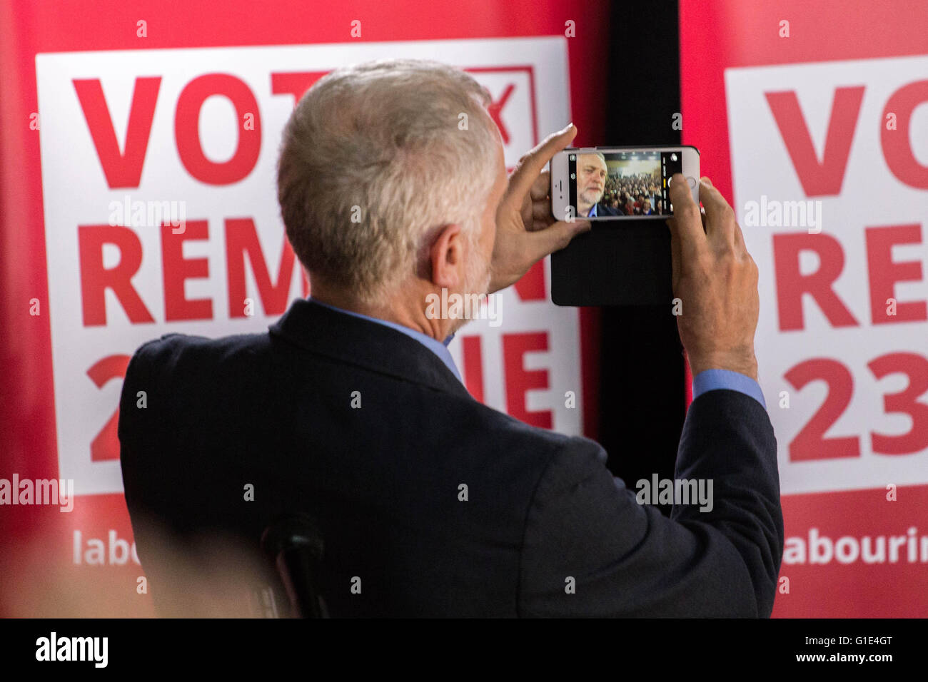 Liverpool, Merseyside. 13 May 2016. Leader of the Labour Party Jeremy Corbyn takes a selfie, after speaking at a student voter registration rally, at The Casa Bar, in Liverpool, on 13 May 2016. Credit:  Harry Whitehead/Alamy Live News Stock Photo