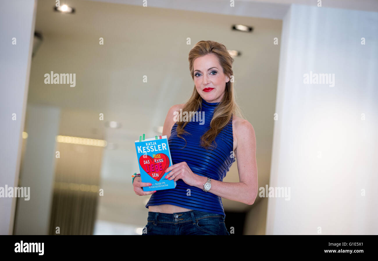 Berlin, Germany. 10th May, 2016. Author Katja Kessler posing in Berlin, Germany, 10 May 2016. The wife of 'Bild' publisher Kai Diekmann presented her new book 'Das muss Liebe sein' (lit. 'This has got to be love'). PHOTO: KAY NIETFELD/dpa/Alamy Live News Stock Photo