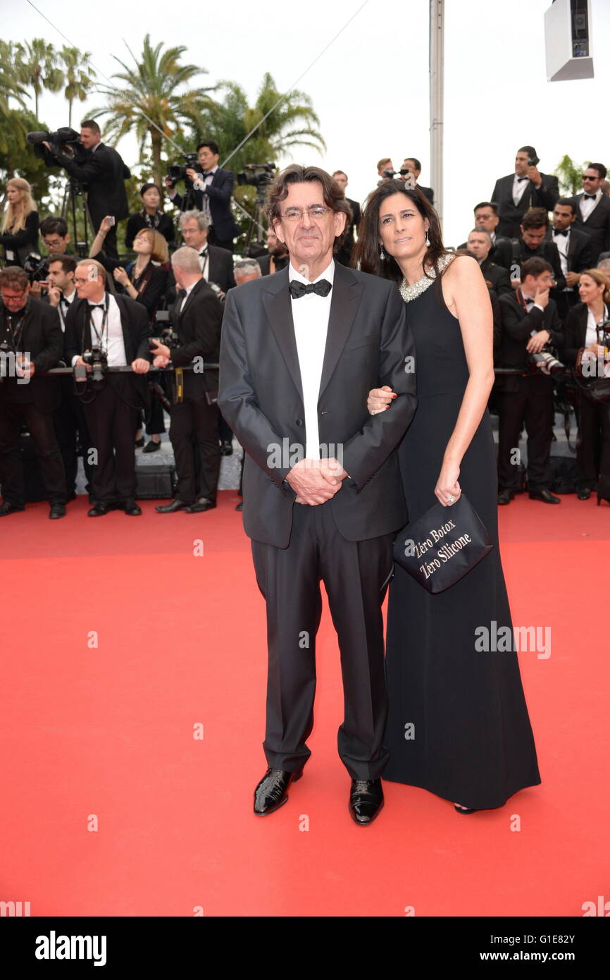 Cannes, France. 11th May, 2016. CANNES, FRANCE - MAY 13: Luc FERRY and his wife attend the screening of 'Slack Bay (Ma Loute)' at the annual 69th Cannes Film Festival at Palais des Festivals on May 13, 2016 in Cannes, France © Frederick Injimbert/ZUMA Wire/Alamy Live News Stock Photo