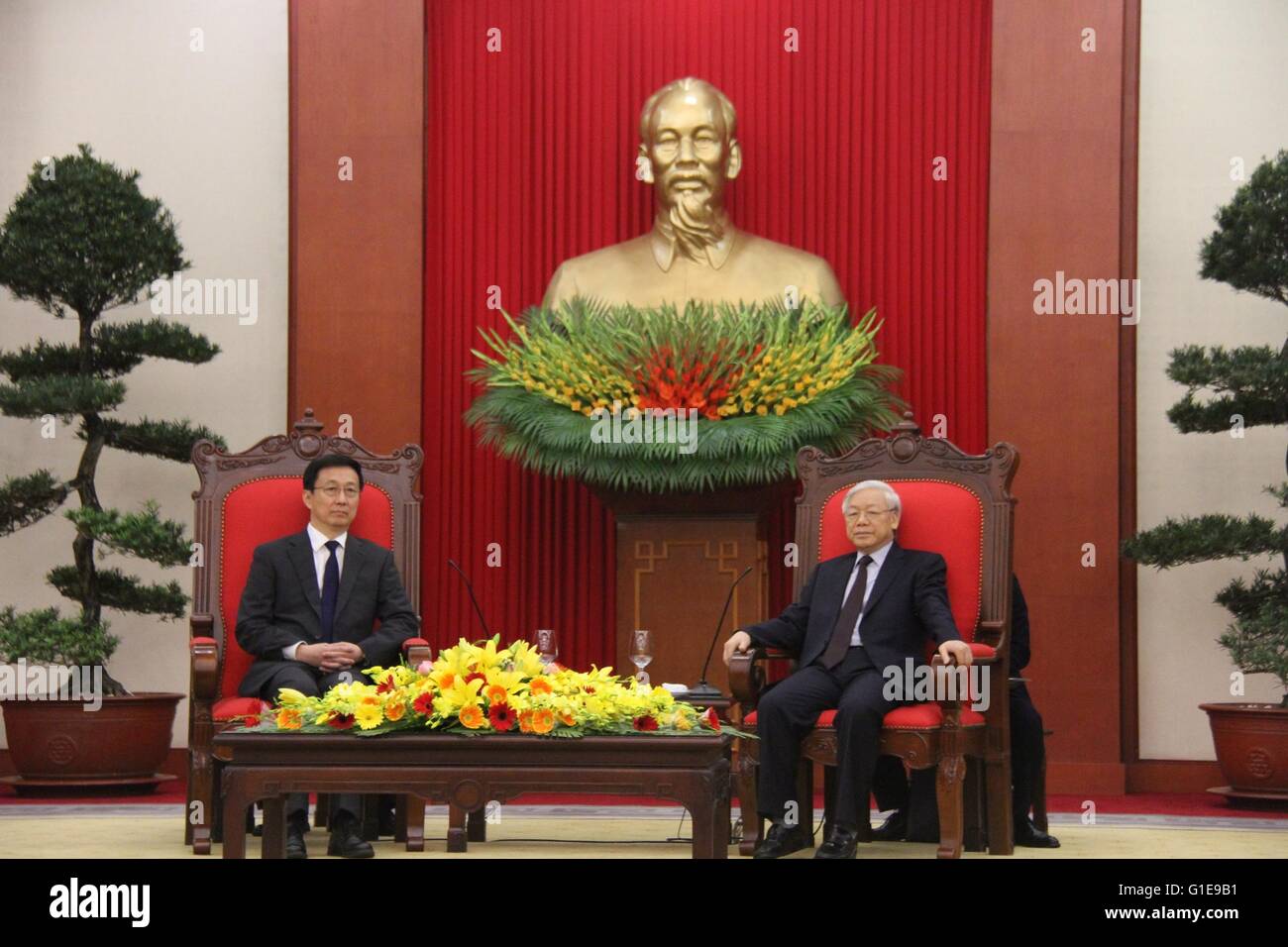 Shanghai party secretary hires stock photography and images Alamy