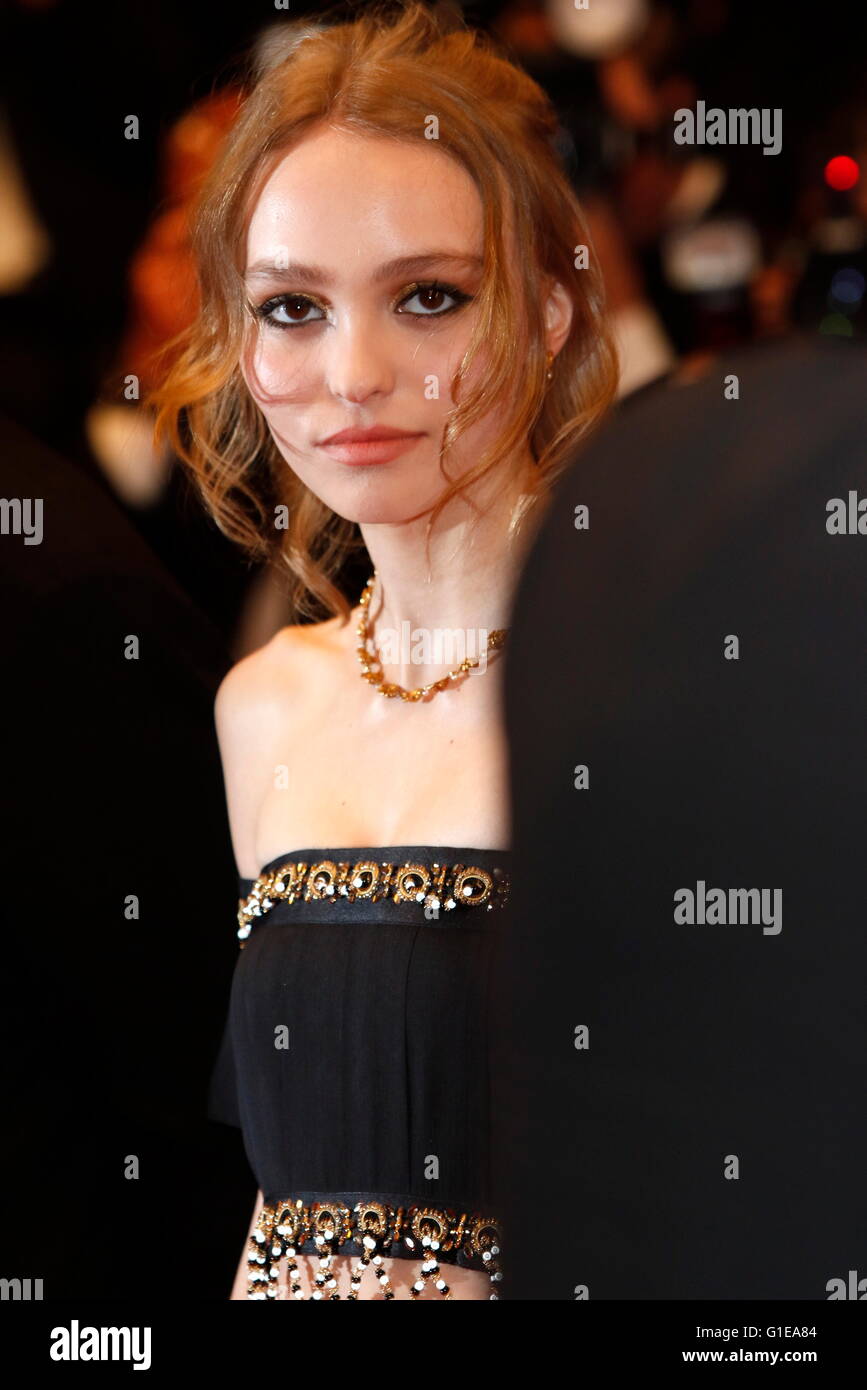 Cannes, France. 13th May, 2016. Actress Lily-Rose Depp attends the premiere of 'The Dancer' during the 69th Annual Cannes Film Festival at Palais des Festivals in Cannes, France, on 13 May 2016. Photo: Hubert Boesl Credit:  dpa picture alliance/Alamy Live News Stock Photo