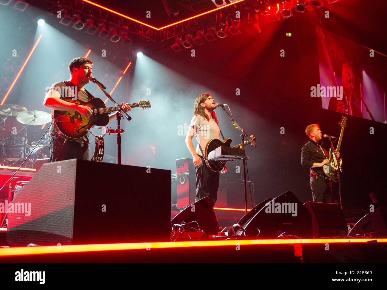 Hamburg, Germany. 13th May, 2016. The band Mumford & Sons performing at Barclaycard Arena in Hamburg, Germany, 13 May 2016. PHOTO: DANIEL BOCKWOLDT/dpa/Alamy Live News Stock Photo