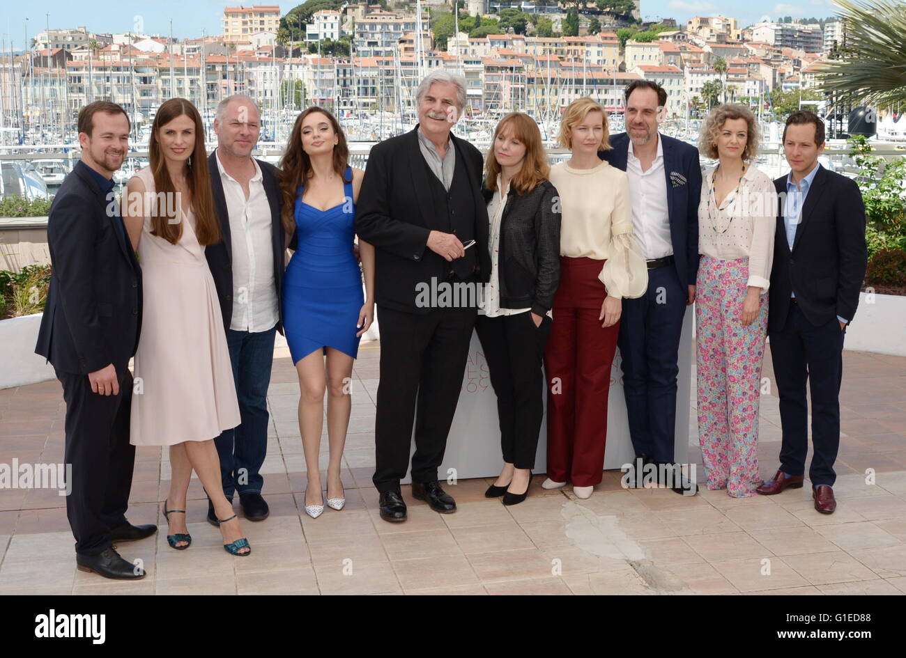 Cannes, France. 11th May, 2016. CANNES, FRANCE - MAY 14: (L-R) Producers Jonas Dornbach, Janine Jackowski, actors Vlad Ivanov, Ingrid Bisu, Peter Simonischek, director Maren Ade, actors Sandra Hueller, Thomas Loibl, Lucy Russell and Trystan Puetter attends the 'Toni Erdmann' photocall during the 69th annual Cannes Film Festival at the Palais des Festivals on May 14, 2016 in Cannes, France. © Frederick Injimbert/ZUMA Wire/Alamy Live News Stock Photo