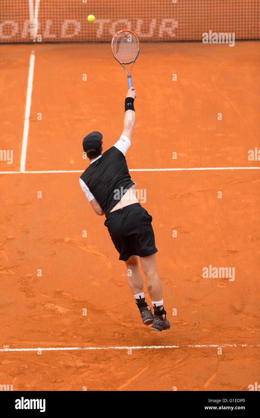 rome-italy-14th-may-2016-andy-murray-serving-the-ball-to-lucas-pouille-G1EDP0.jpg