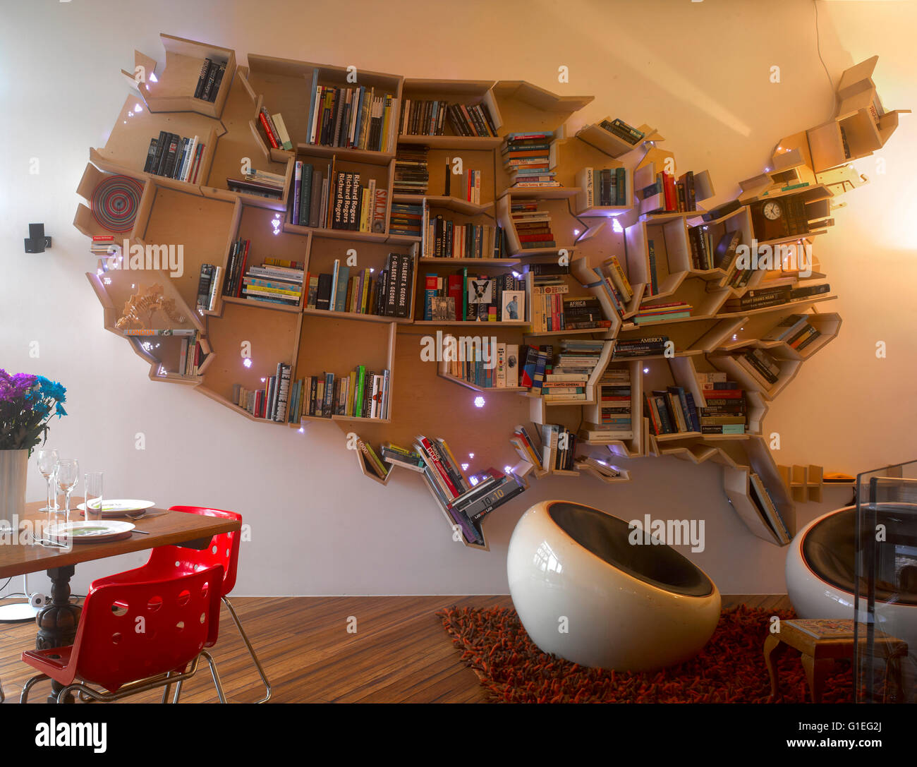 Wimbledon Village House, London. Map of USA shelves hanging on wall. Stock Photo