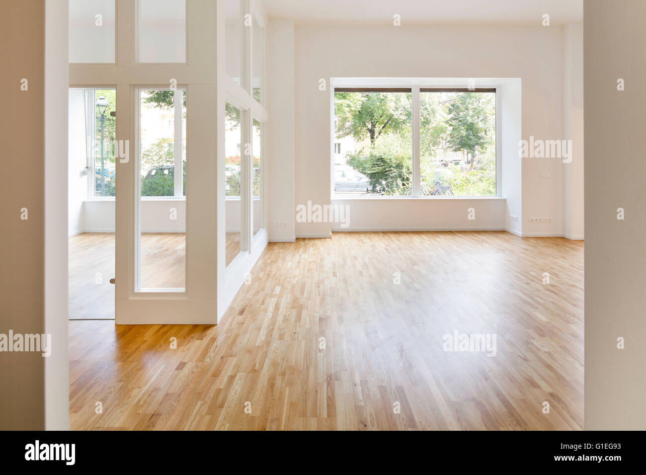 Buro, 53 Reichenberger Strasse. Spacious floor space with contemporary layout and large windows. Stock Photo