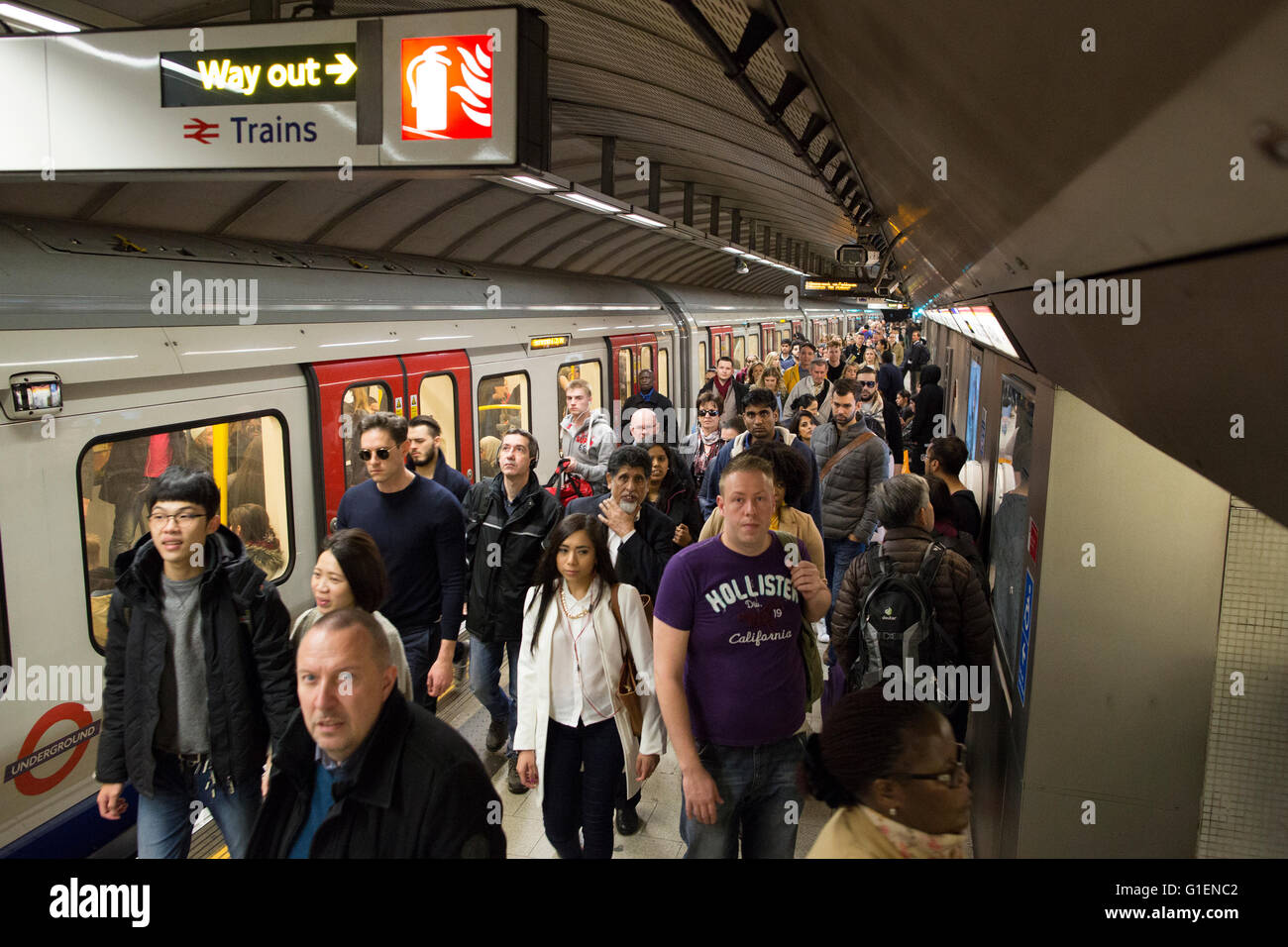 Rush Hour at Waterloo Tube Station on the London Underground, London, UK Stock Photo - Alamy